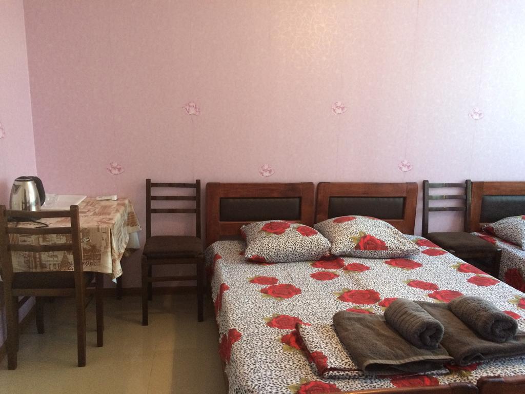 Alex'S Cosy Guesthouse Tbilisi Esterno foto