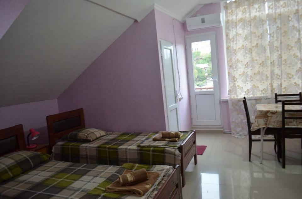 Alex'S Cosy Guesthouse Tbilisi Esterno foto